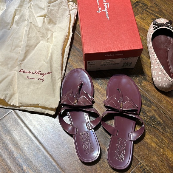 Ferragamo sandals - Picture 2 of 4